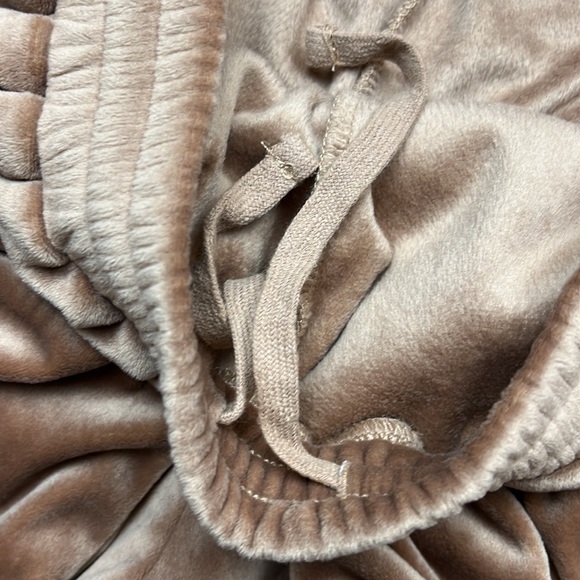 SKIMS Sienna Velour Joggers NWT Carmel
Lounge Velvet Pants Sleep, SIZE 2XL 0773 - Picture 8 of 8